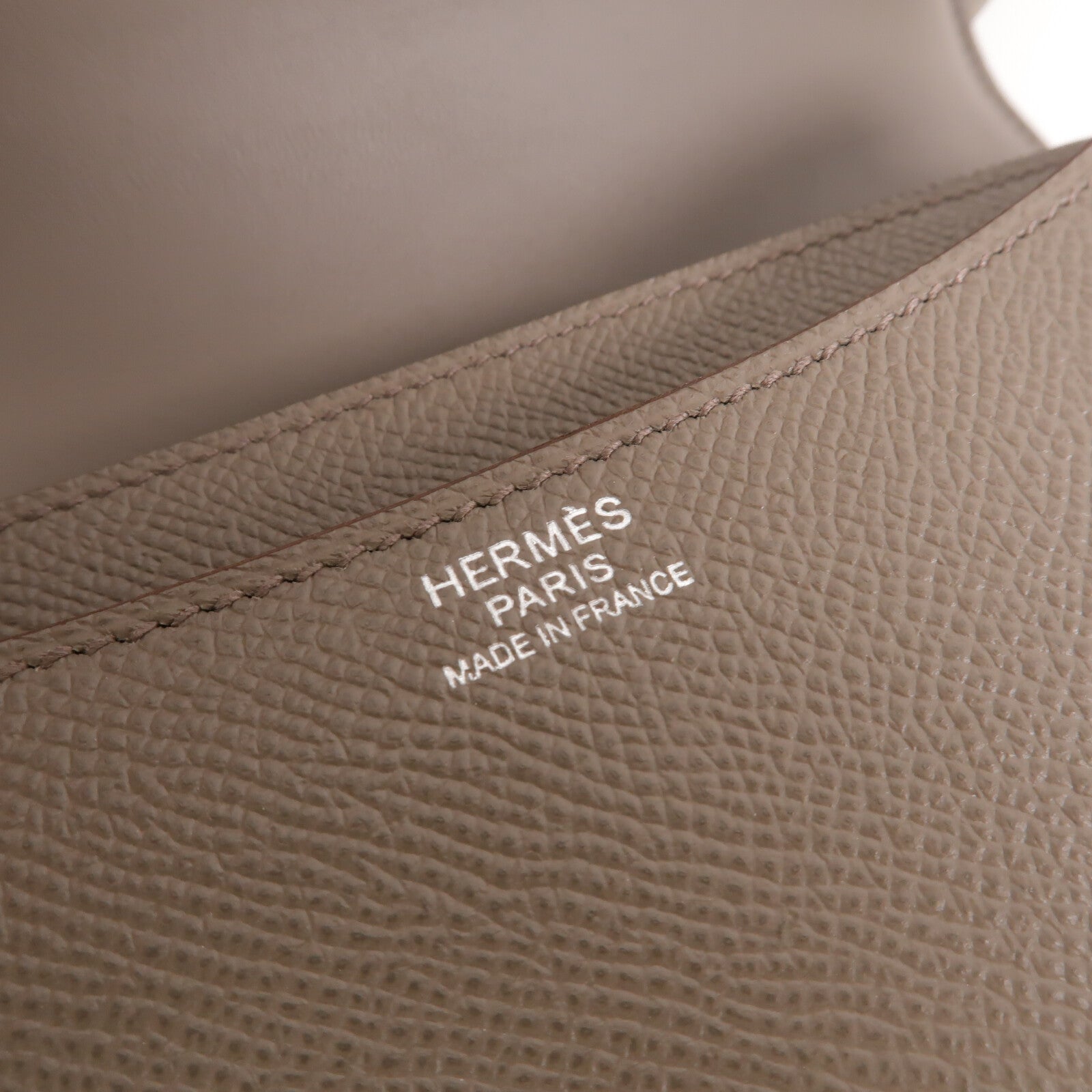 HERMES Epsom皮革Constance 24肩背袋Etain