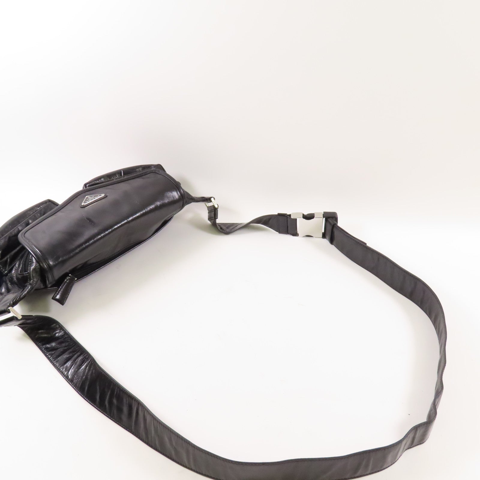 PRADA 牛皮皮革Shoulder Bag銀扣肩背袋