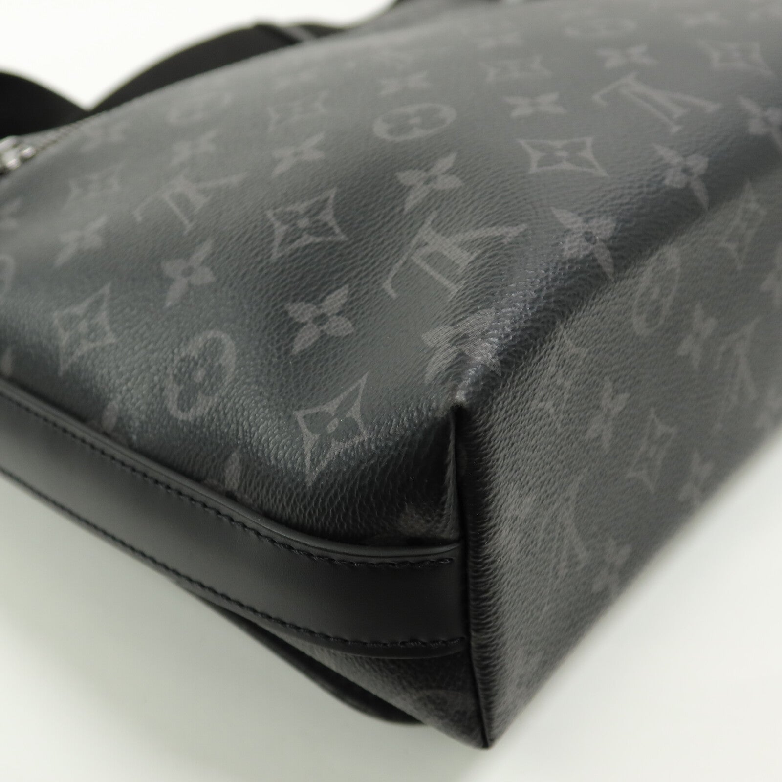 LOUIS VUITTON Monogram Eclipse District MM NM肩背袋