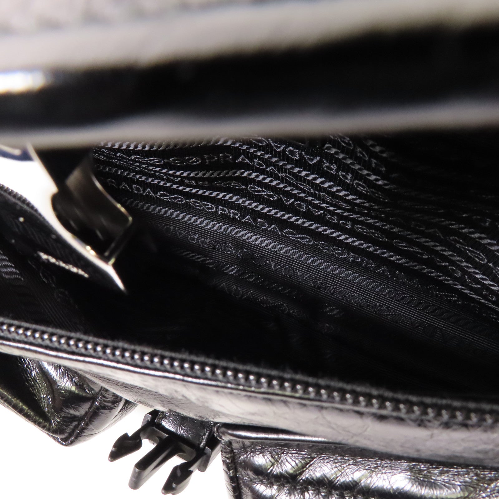 PRADA 牛皮皮革Shoulder Bag銀扣肩背袋