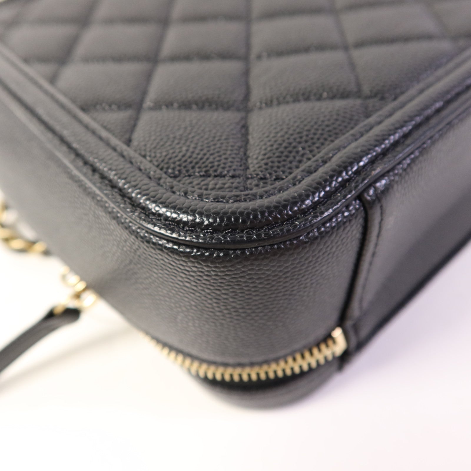 CHANEL 牛皮皮革Filigree Vanity Case Medium金扣手挽肩背兩用袋