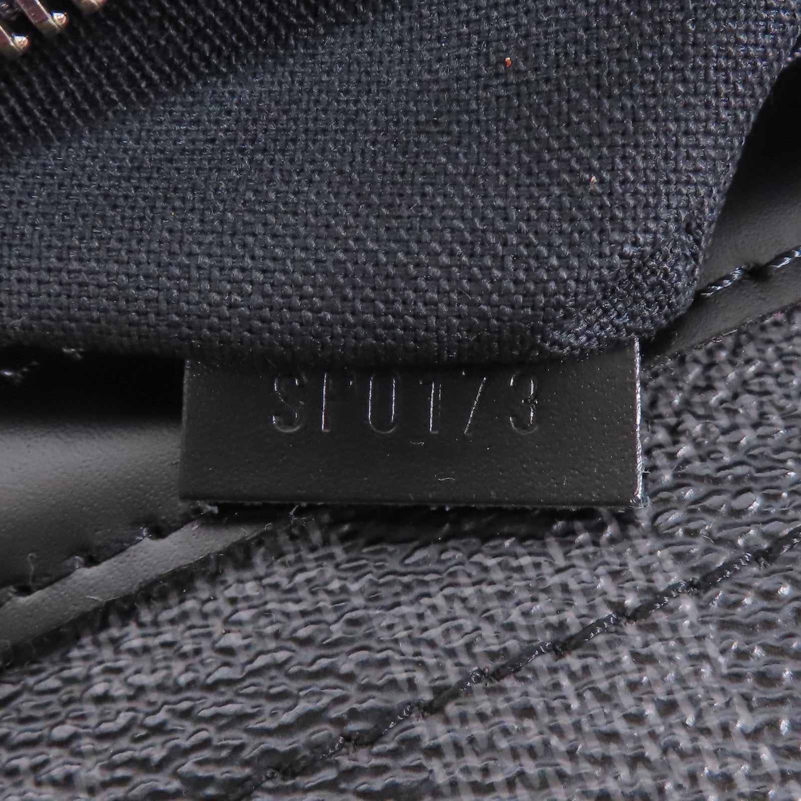 LOUIS VUITTON Damier Graghite Daniel MM銀扣肩背袋