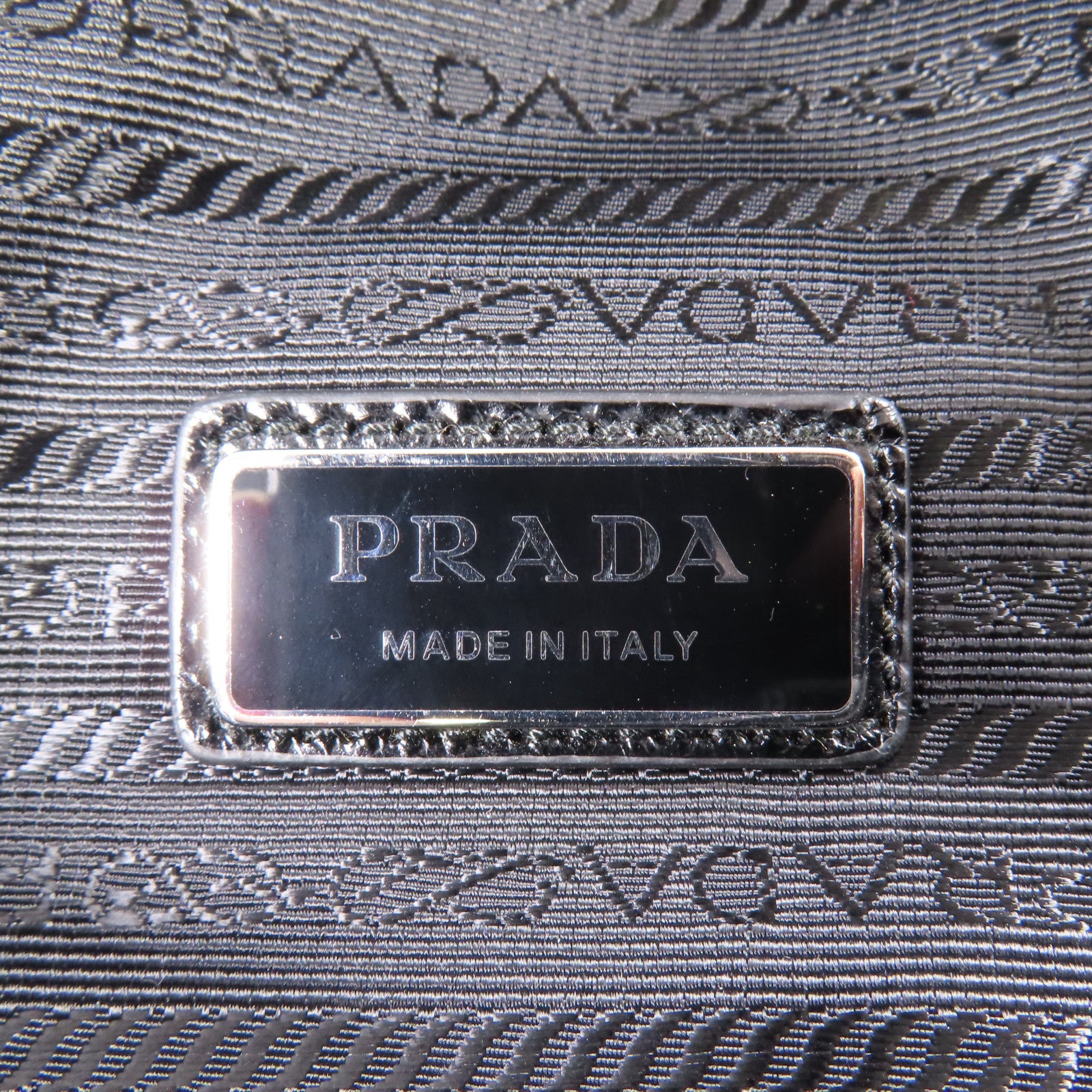 PRADA 牛皮皮革Shoulder Bag銀扣肩背袋