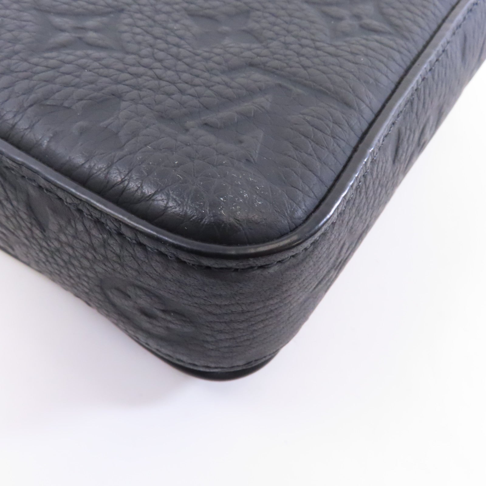 LOUIS VUITTON Monogram Taurillon S Lock Sling Bag肩背袋黑色
