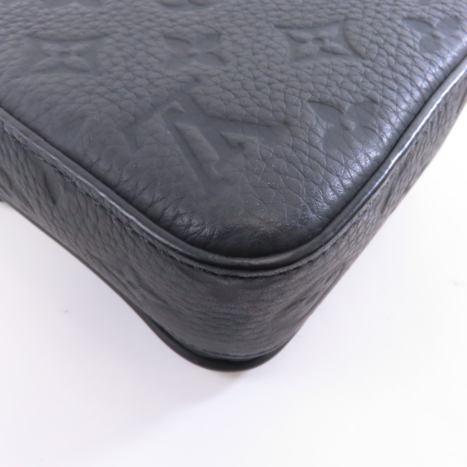 LOUIS VUITTON Monogram Taurillon S Lock Sling Bag肩背袋黑色