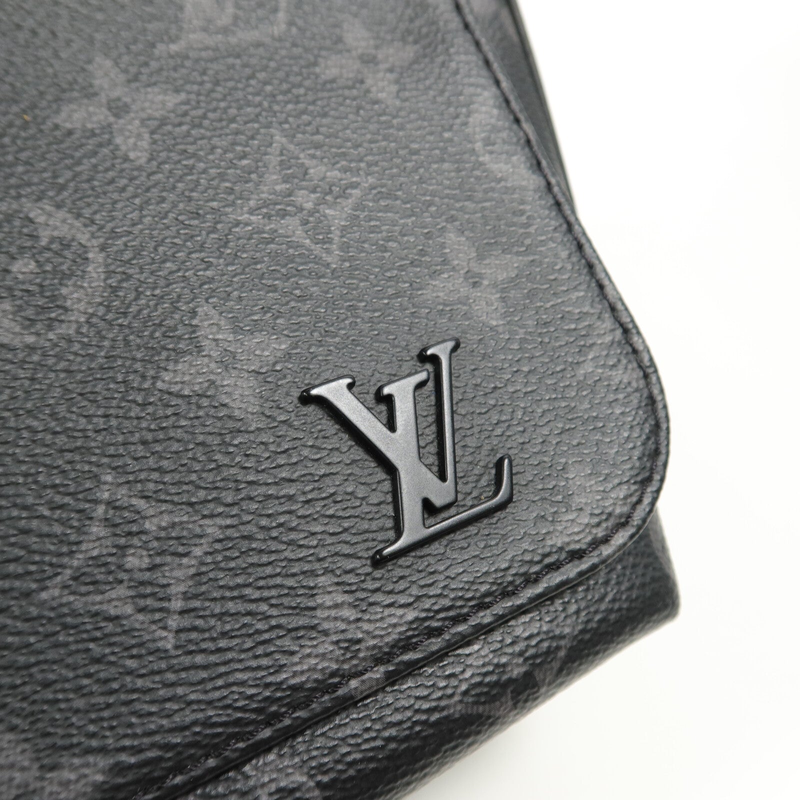 LOUIS VUITTON Monogram Eclipse District MM NM肩背袋