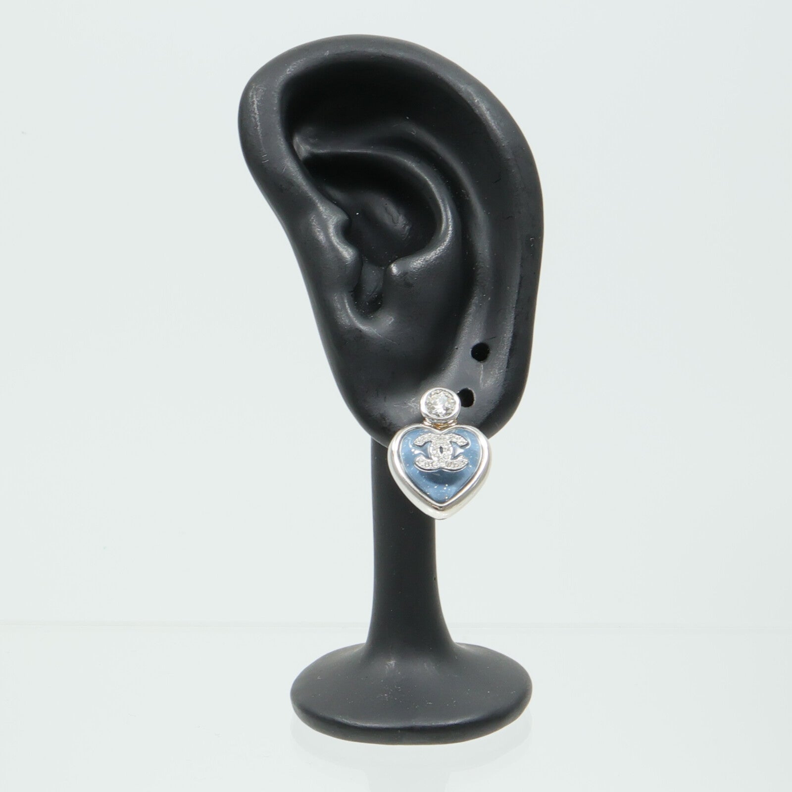 CHANEL 金屬Blue Glass Heart CC Logo Stud Earrings耳環