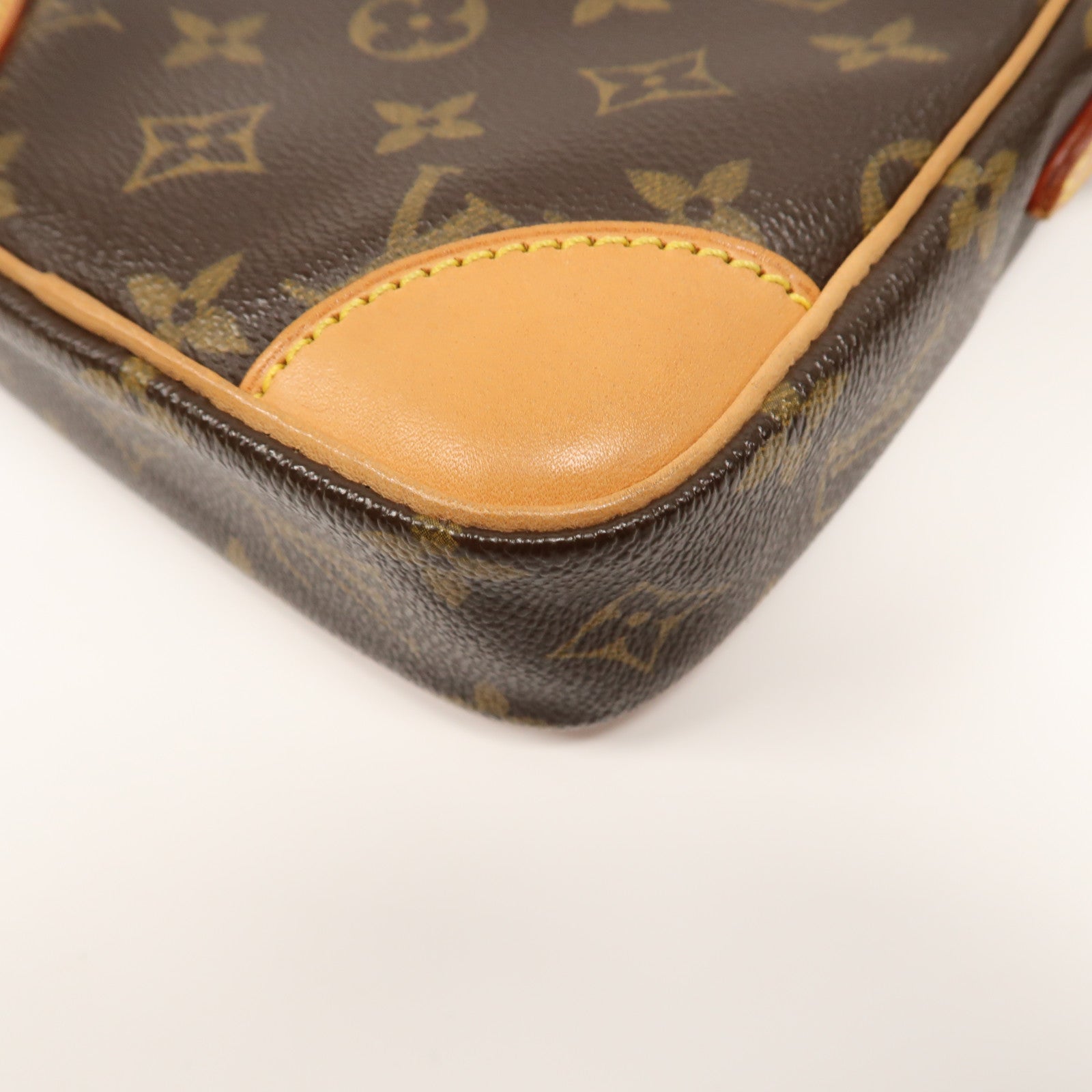 LOUIS VUITTON 【激減優惠】Monogram Danube金扣肩背袋啡色