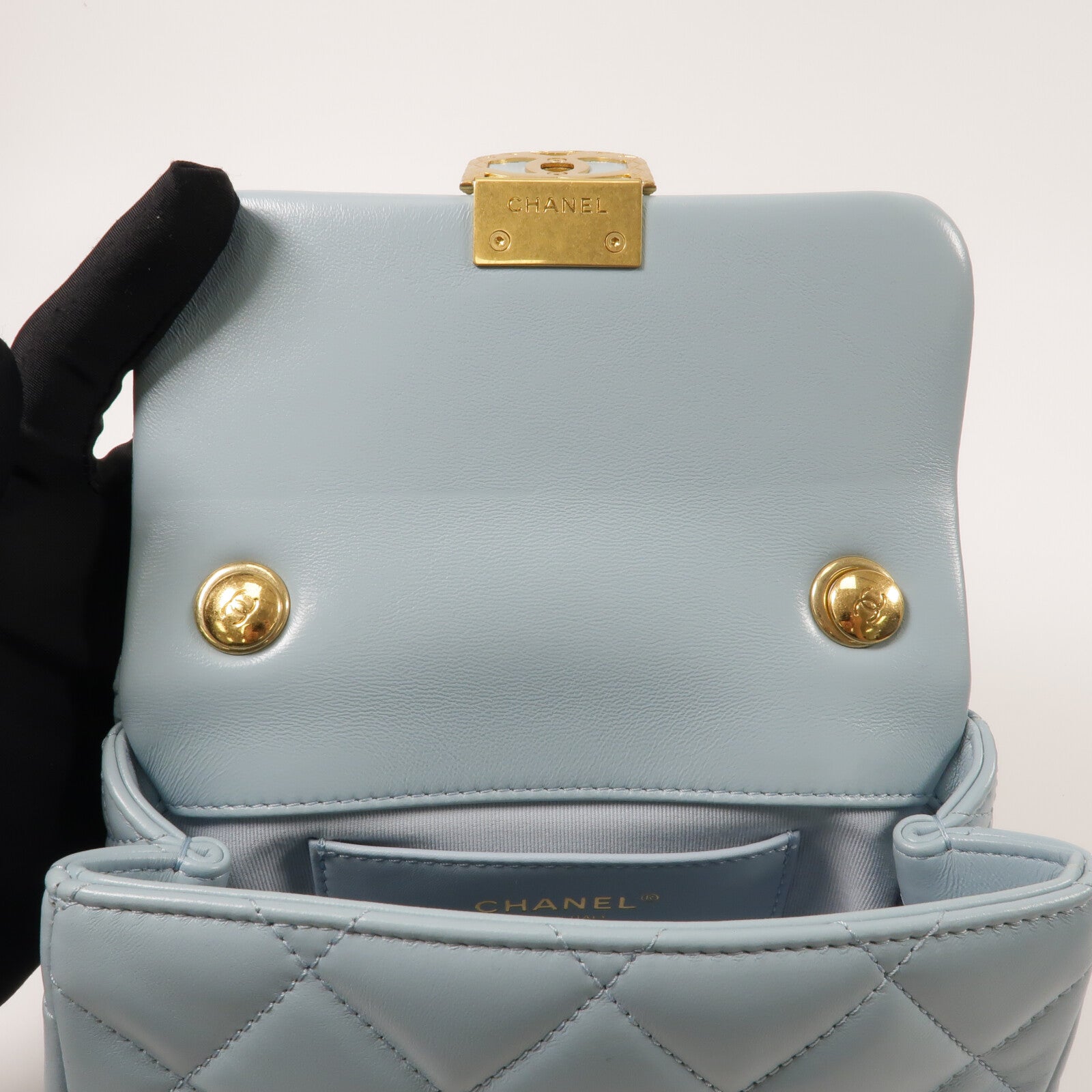 CHANEL 羊皮皮革22P Mini Flap鏈帶肩背袋