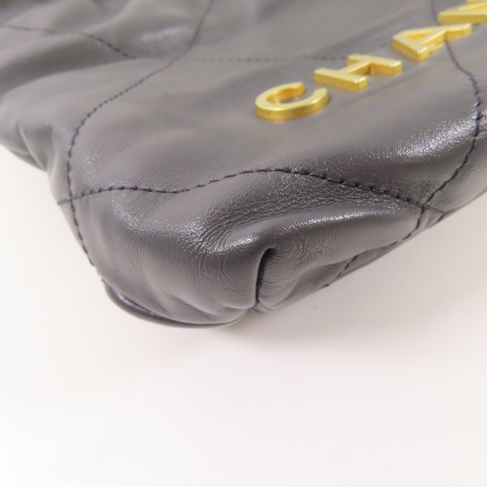 CHANEL 皮革Mini Chanel 22金扣手挽肩背兩用袋