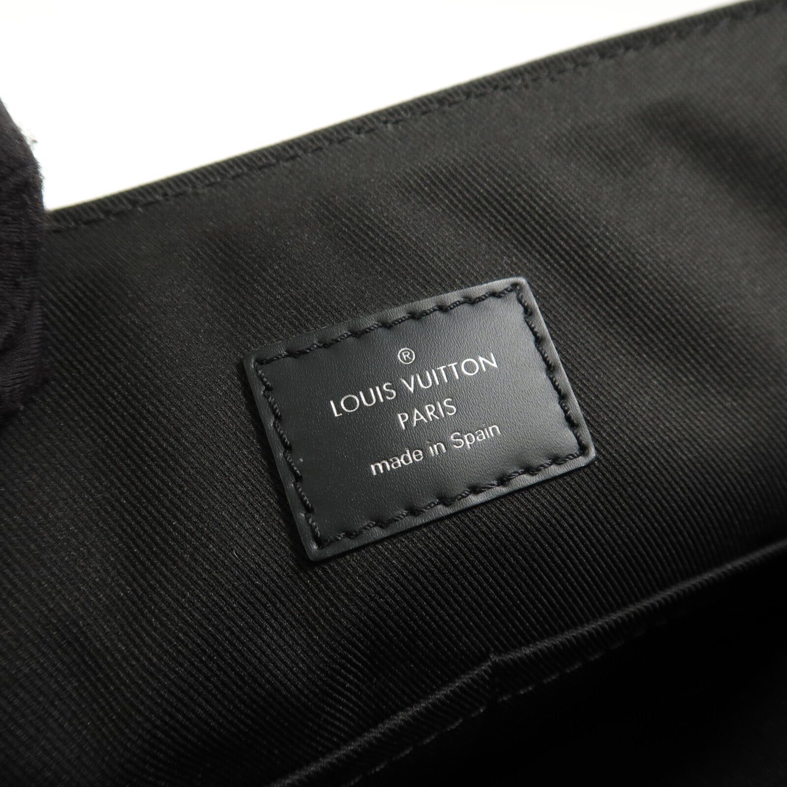 LOUIS VUITTON Monogram Eclipse District MM NM肩背袋