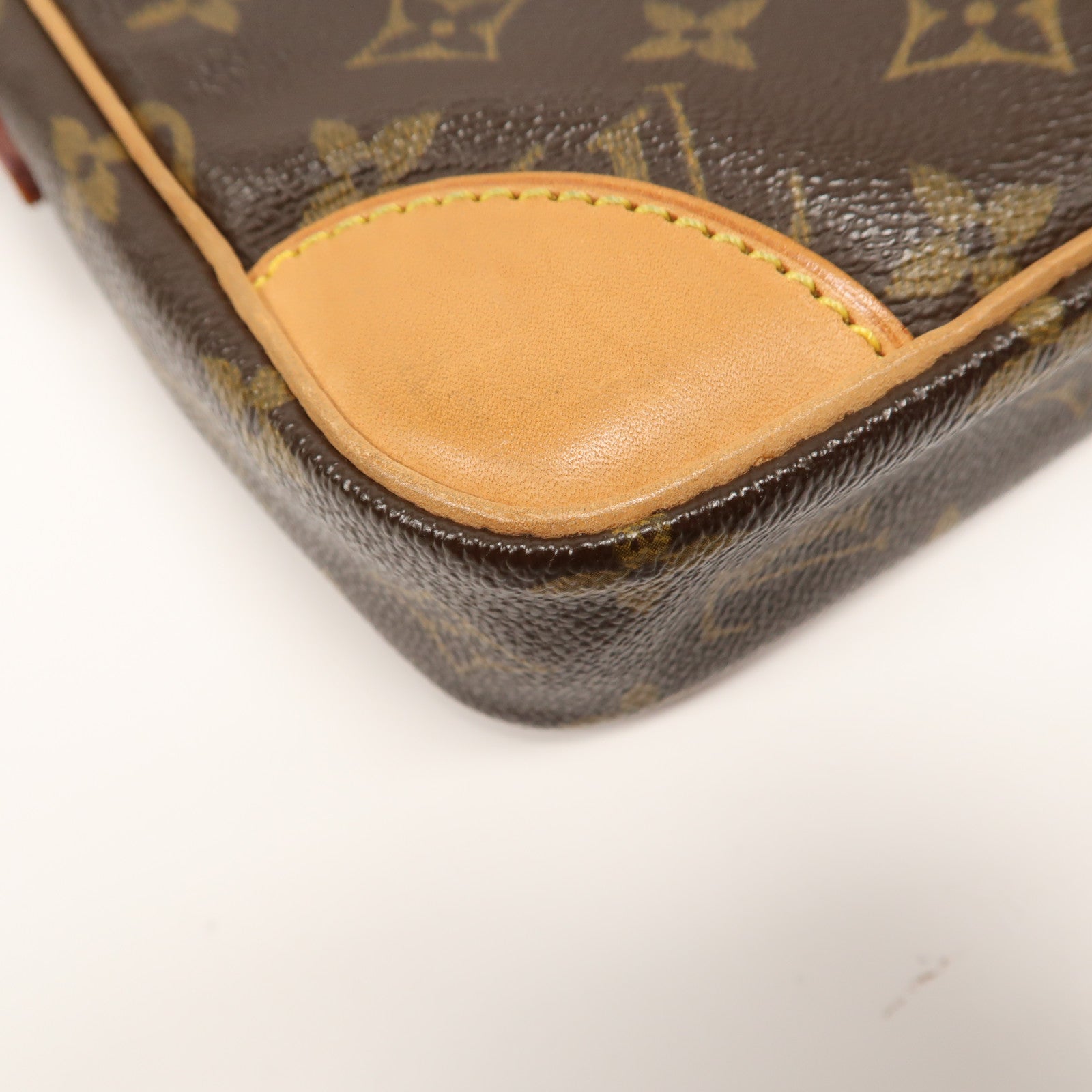 LOUIS VUITTON 【激減優惠】Monogram Danube金扣肩背袋啡色