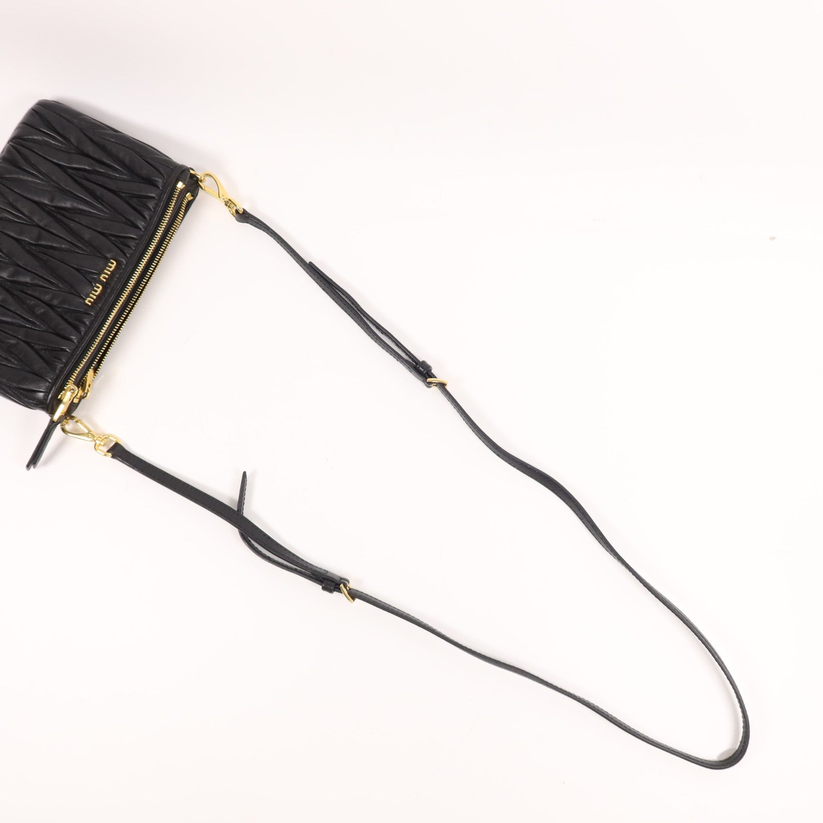 Miu Miu 牛皮皮革Shoulder Bag金扣肩背袋