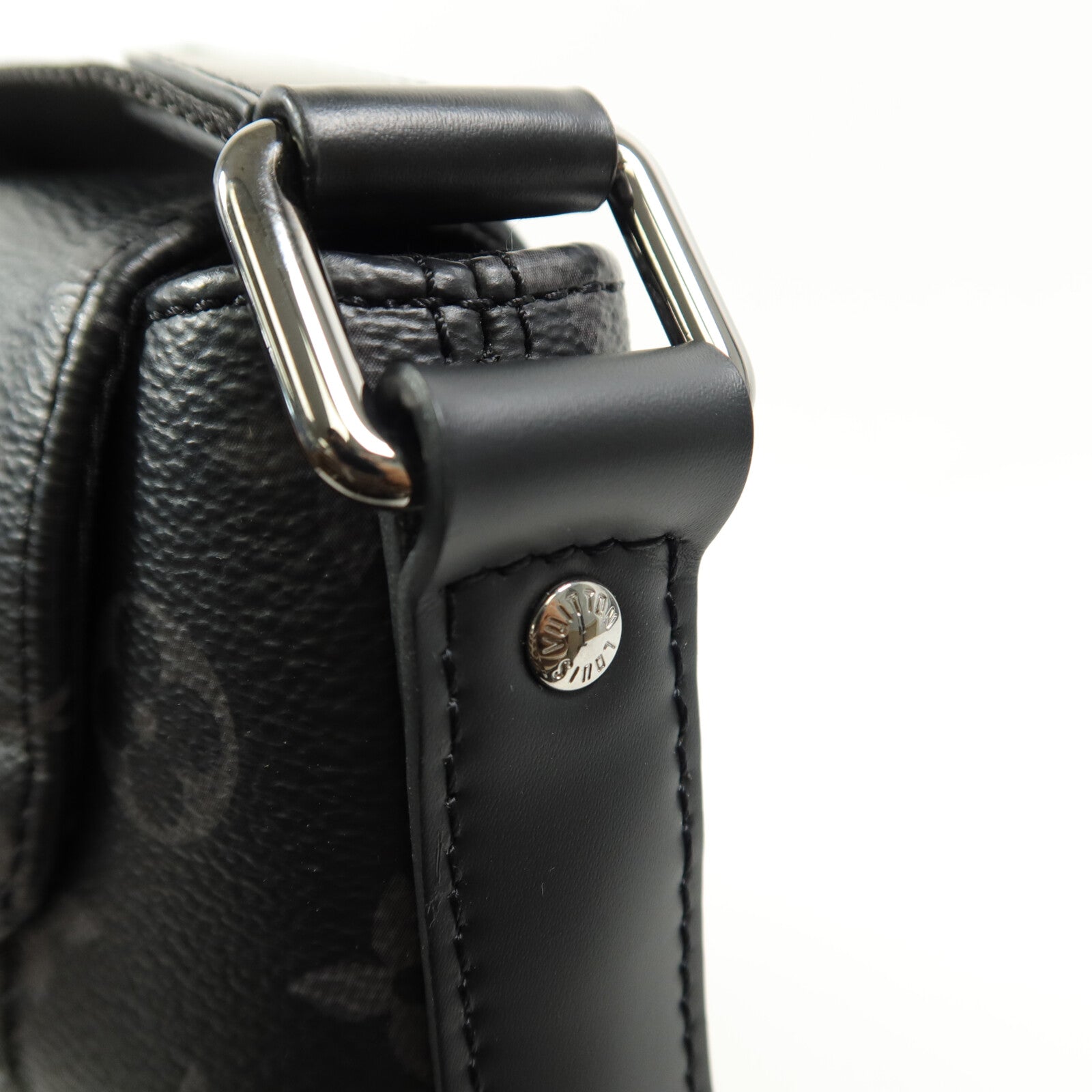 LOUIS VUITTON Monogram Eclipse District MM NM肩背袋