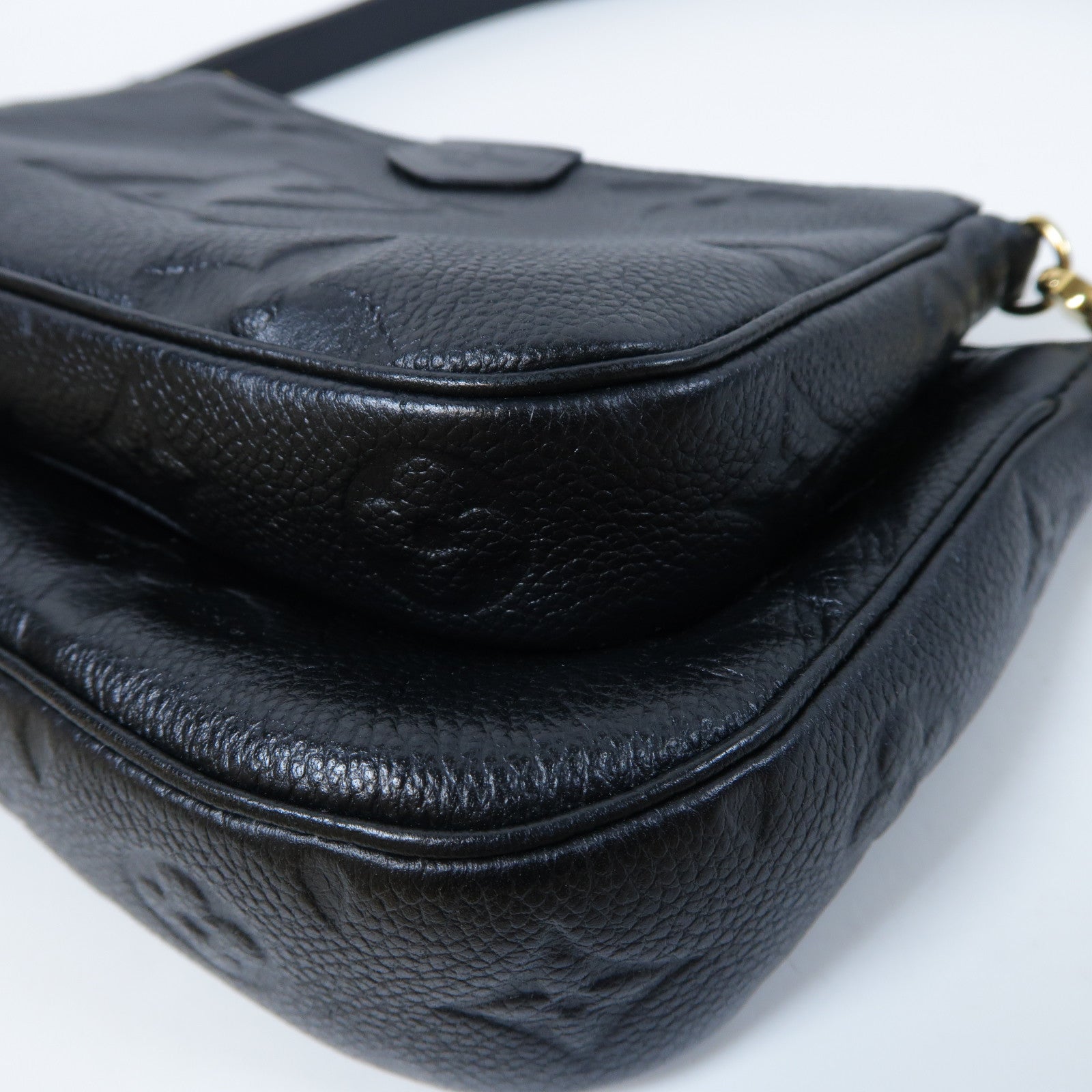 LOUIS VUITTON Monogram Empreinte Multi Pochette Accessoires金扣肩背袋黑色