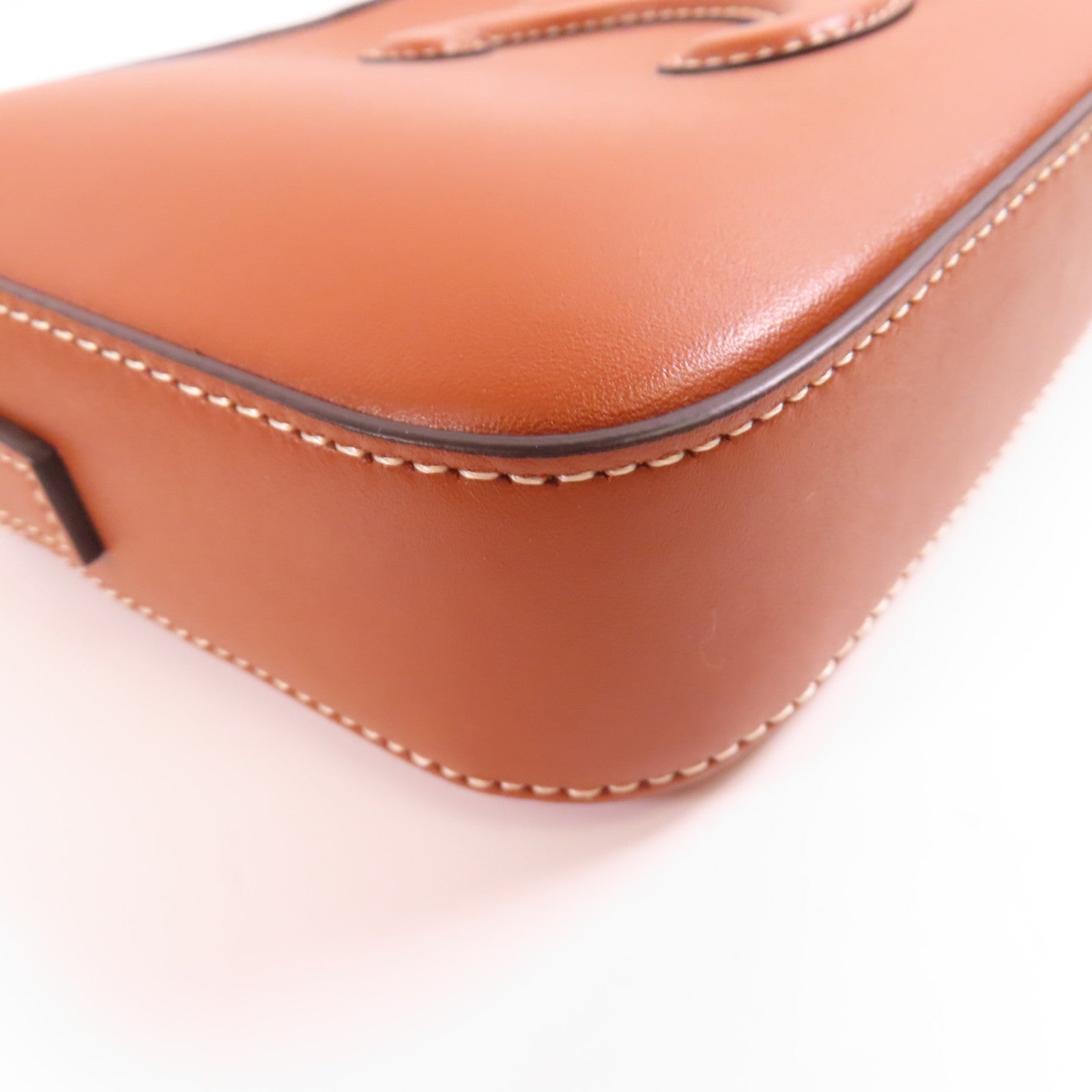 CELINE 牛皮皮革Cuir Triomphe金扣肩背袋