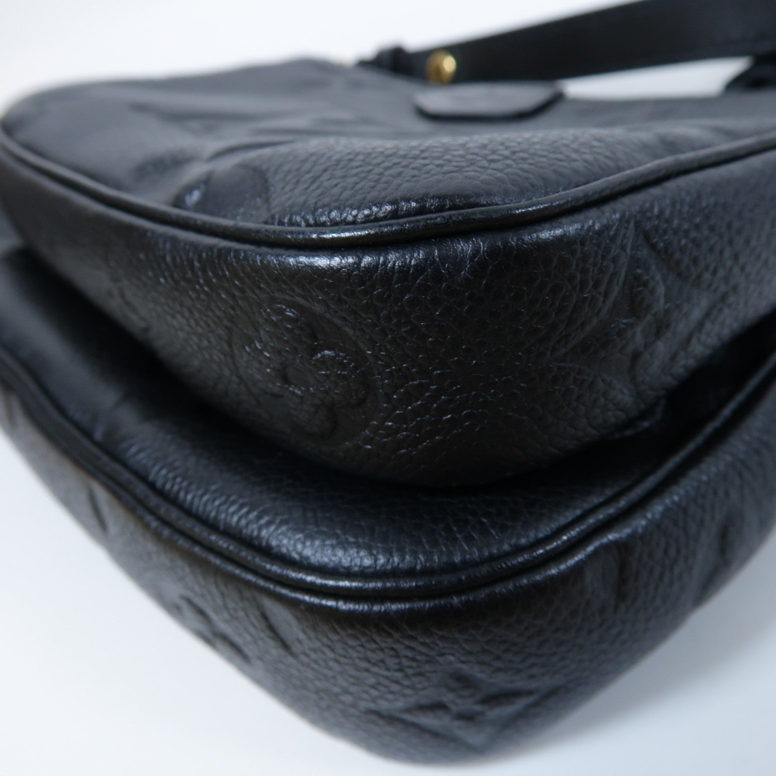 LOUIS VUITTON Monogram Empreinte Multi Pochette Accessoires金扣肩背袋黑色