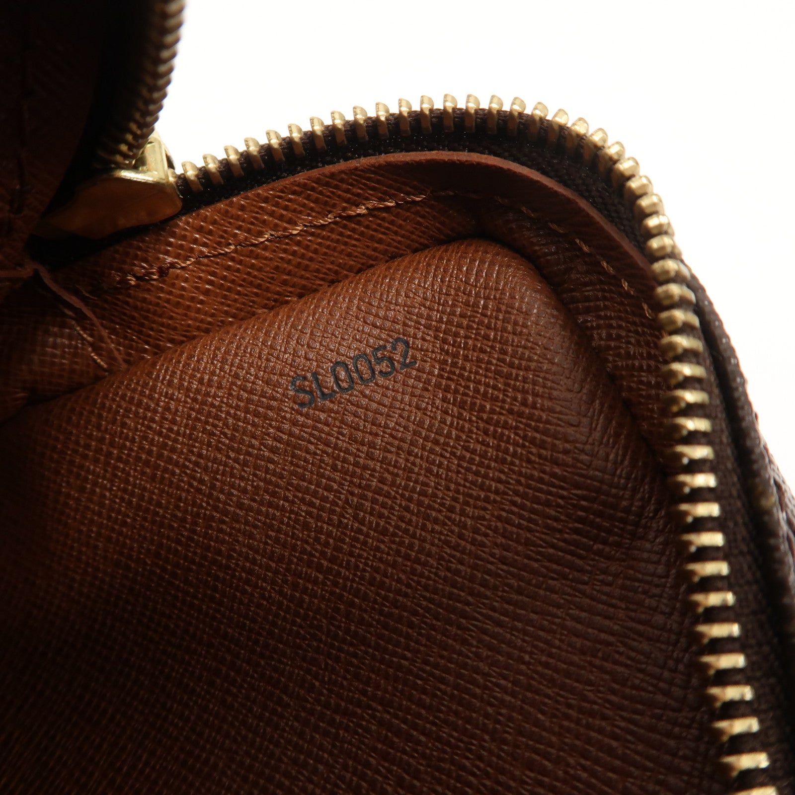 LOUIS VUITTON 【激減優惠】Monogram Danube金扣肩背袋啡色