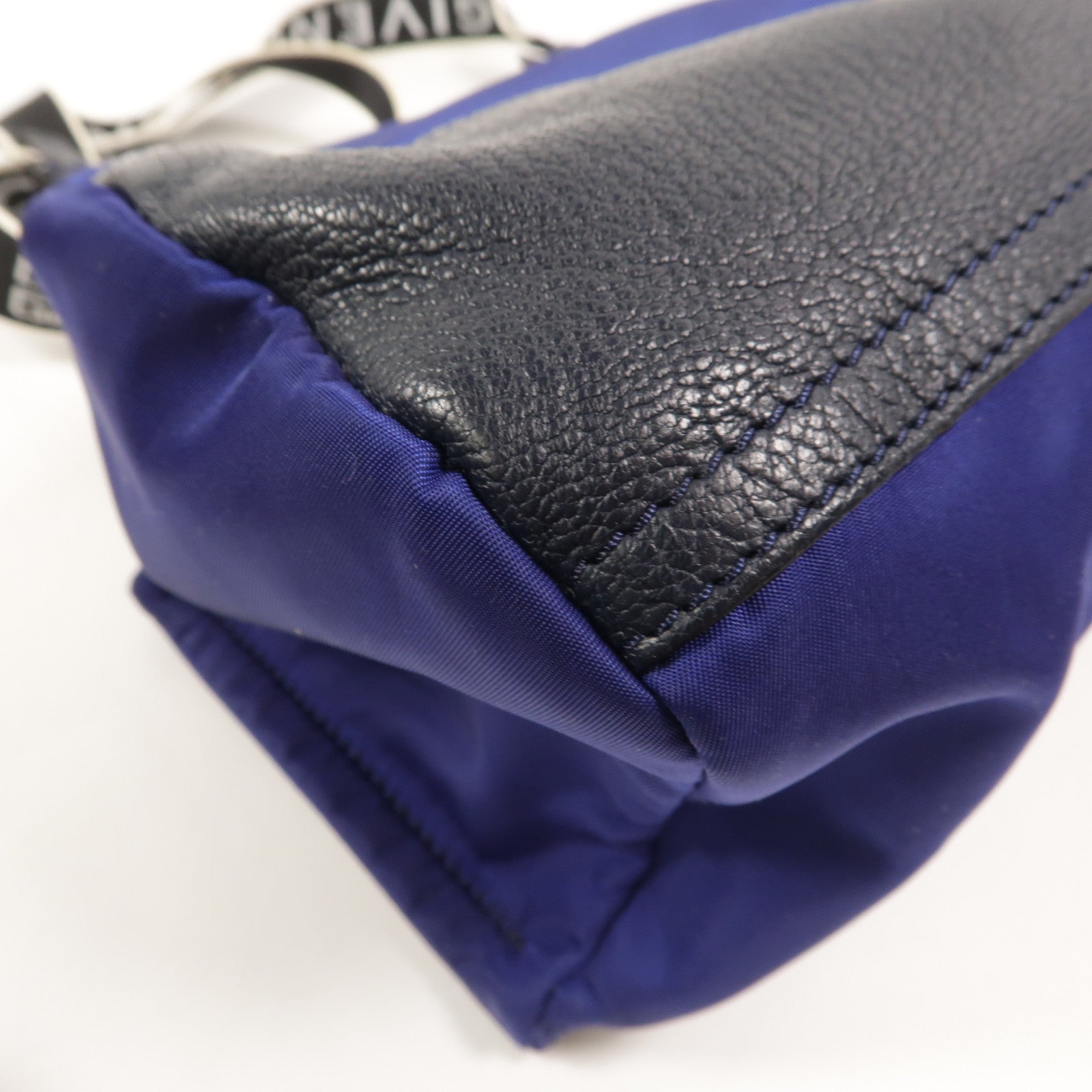 GIVENCHY 尼龍Mini Pandora肩背袋