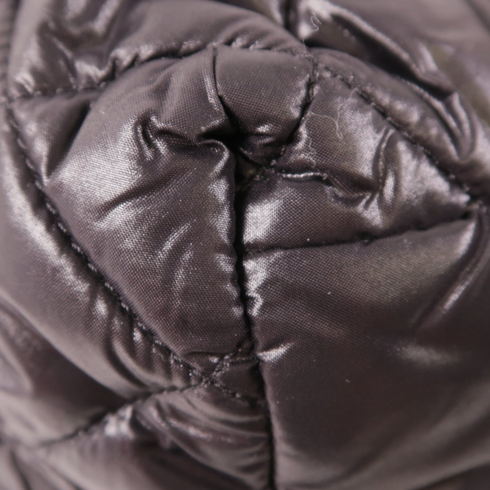 CHANEL 尼龍Coco Cocoon銀扣手挽袋