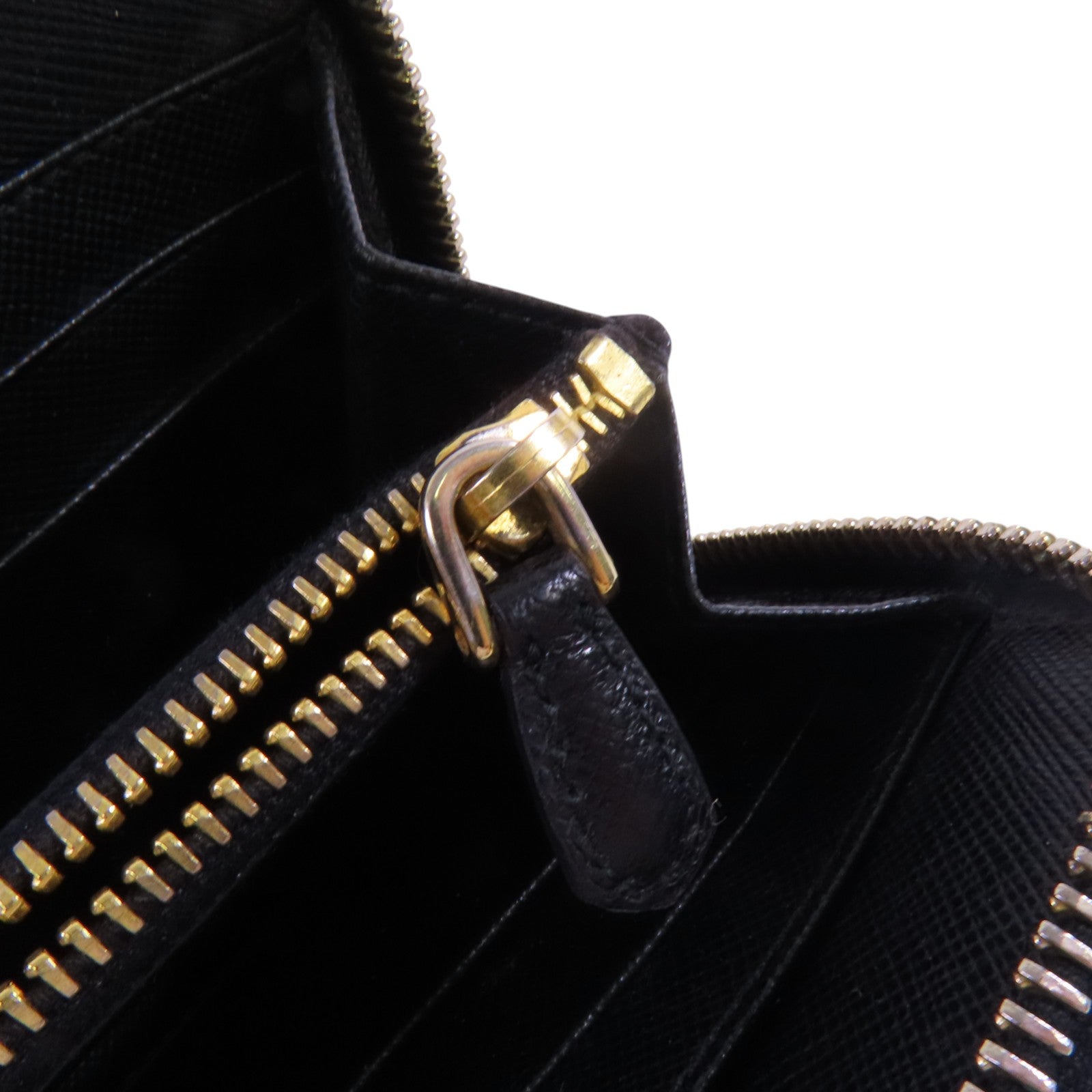 PRADA Saffiano皮革Zipper Long Wallet金扣拉鏈長錢包