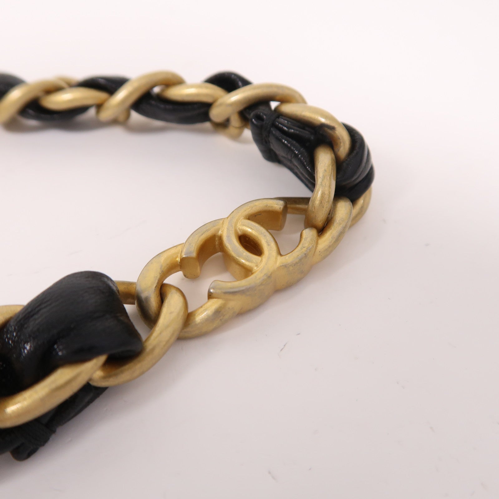 CHANEL 牛皮皮革Hobo Bag金扣鏈帶肩背袋