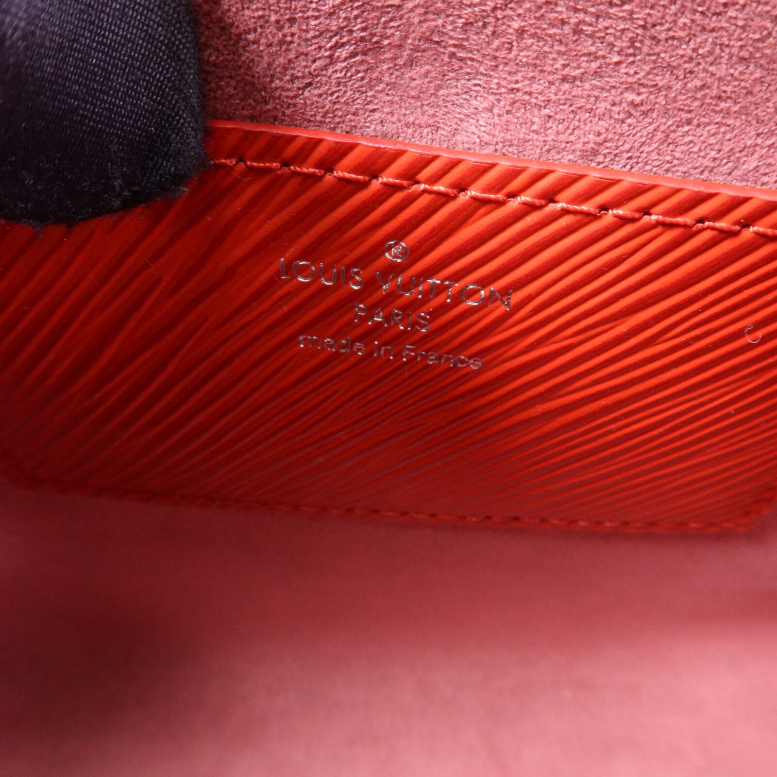 LOUIS VUITTON Epi Twist MM銀扣鏈帶肩背袋