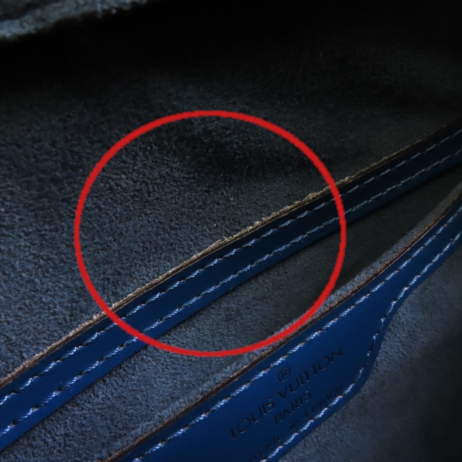 LOUIS VUITTON Epi Soufflot金扣肩背袋