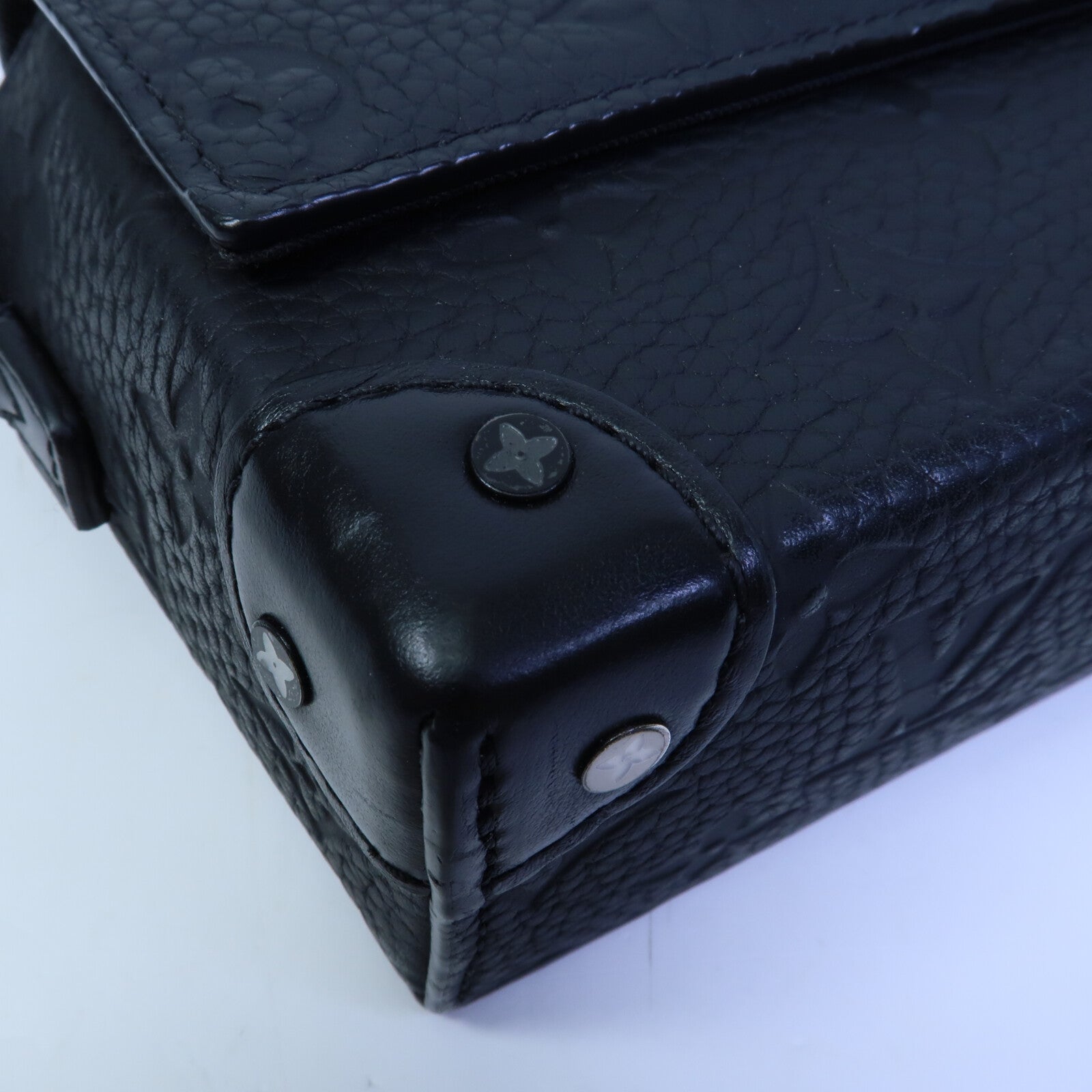 LOUIS VUITTON Monogram Taurillon Steamer Wearable Wallet肩背袋