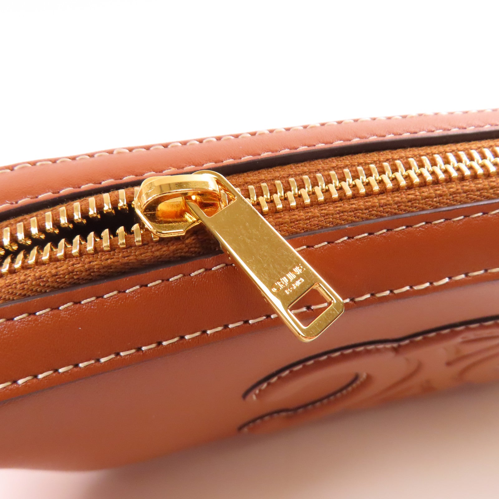 CELINE 牛皮皮革Cuir Triomphe金扣肩背袋