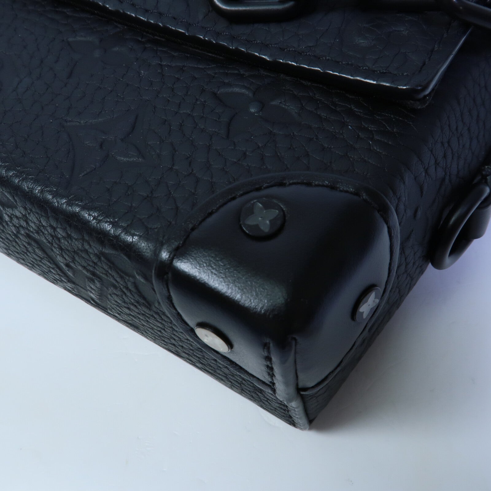 LOUIS VUITTON Monogram Taurillon Steamer Wearable Wallet肩背袋