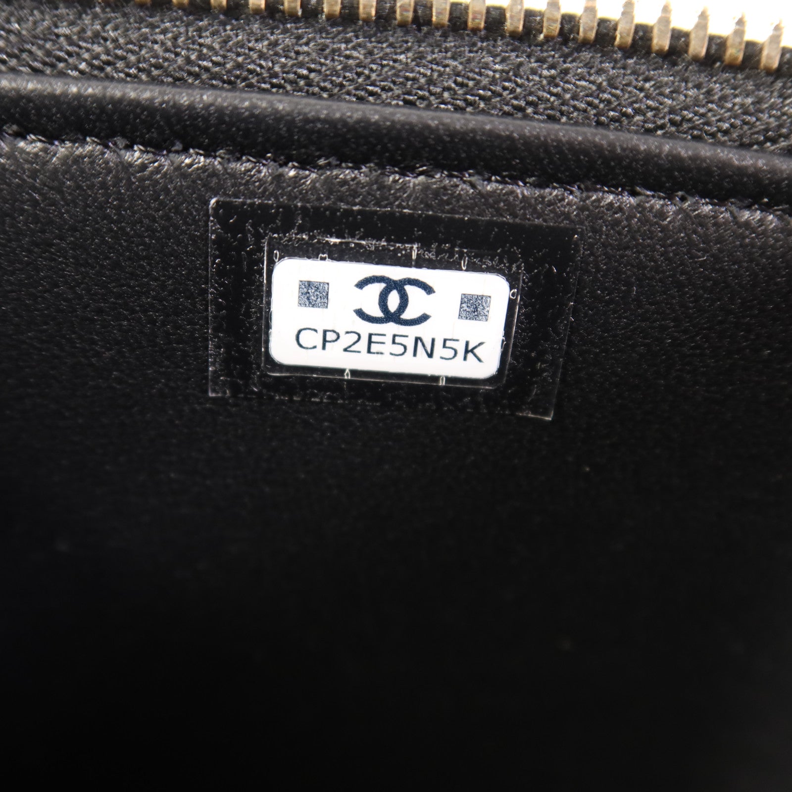 CHANEL 【激減優惠】皮革Vanity Case金扣鏈帶肩背袋