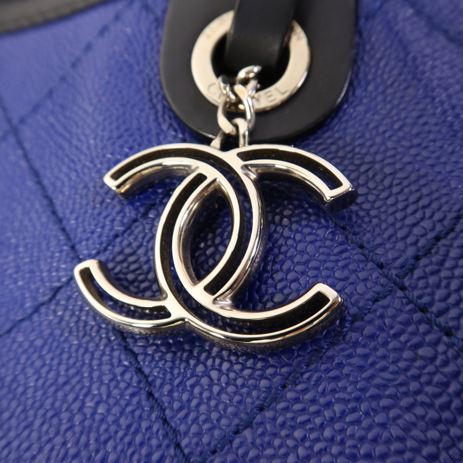 CHANEL 牛皮皮革Totebag銀扣手挽袋