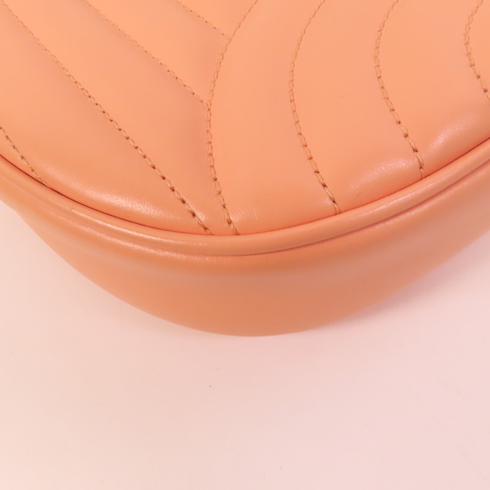 GUCCI 牛皮皮革GG Marmont Half Moon金扣手挽肩背兩用袋