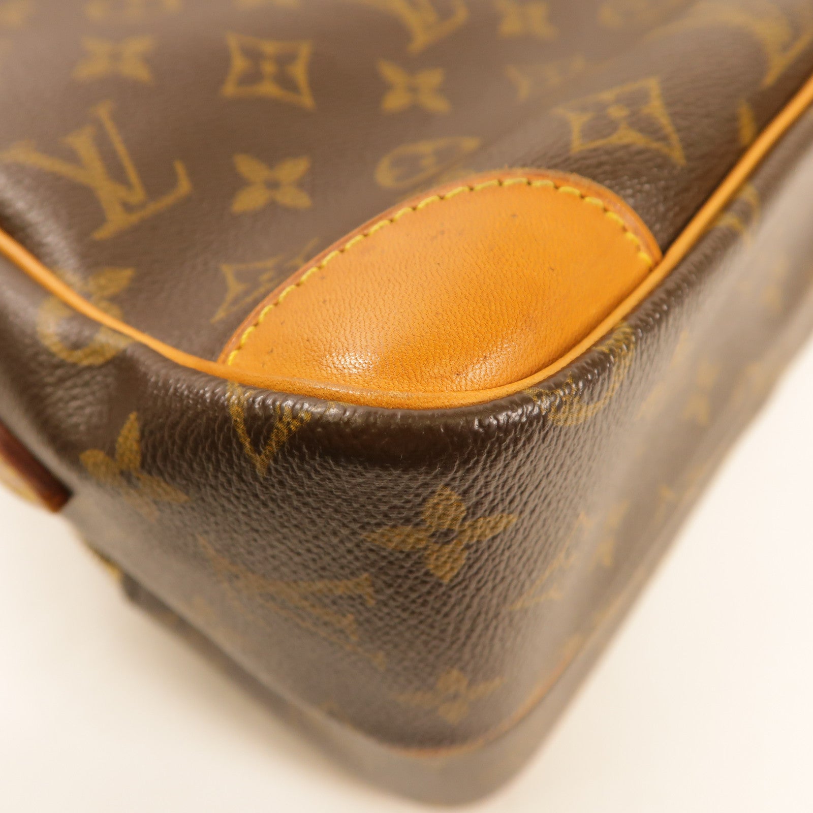 LOUIS VUITTON Monogram Nile金扣肩背袋