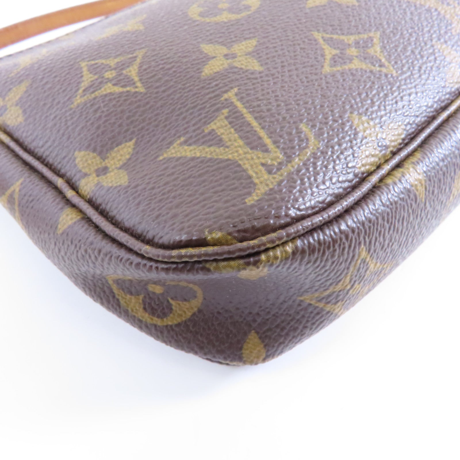 LOUIS VUITTON Monogram Pochette Accessoires金扣手挽袋啡色