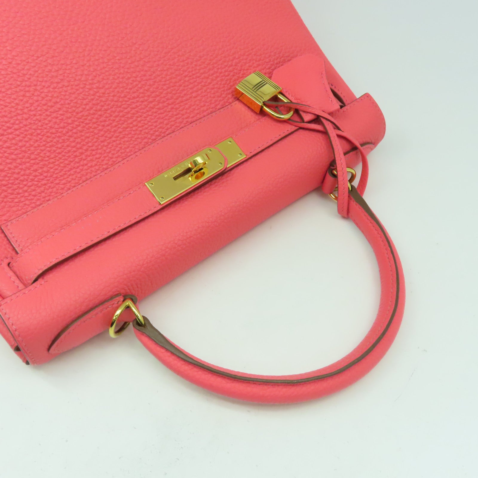 HERMES Togo皮革Kelly 28金扣手挽肩背兩用袋橘桃粉色