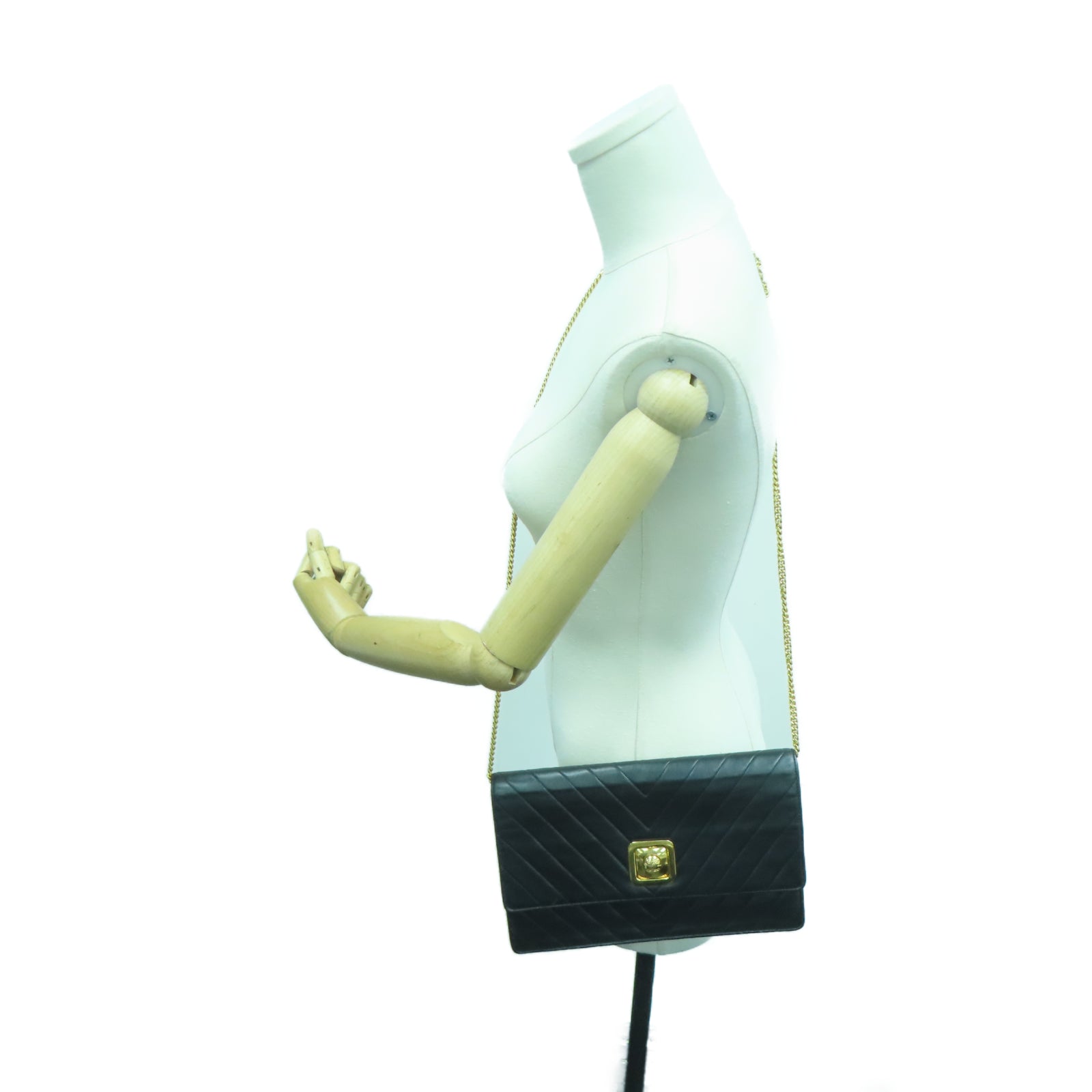 CHANEL 斜纹羊皮皮革Chain Shoulder金扣链带肩背袋黑色