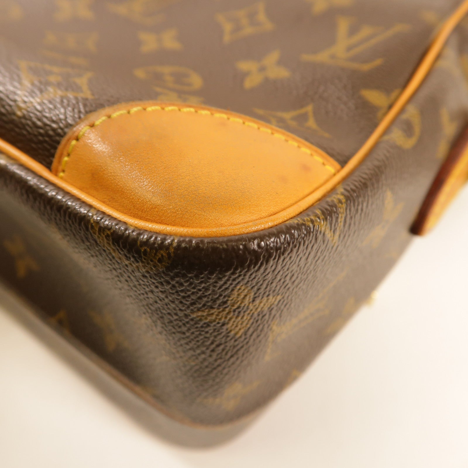 LOUIS VUITTON Monogram Nile金扣肩背袋