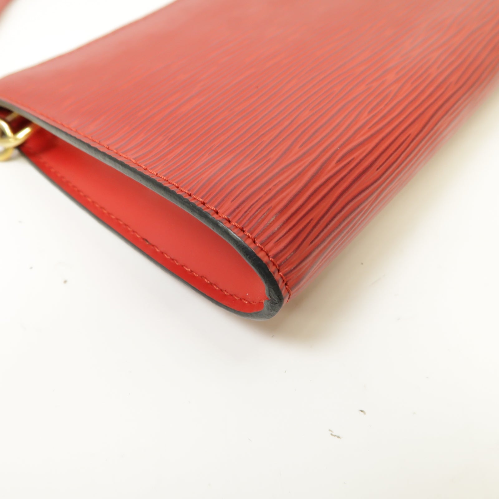LOUIS VUITTON 【激減優惠】Epi Pochette Accessories金扣手挽袋紅色