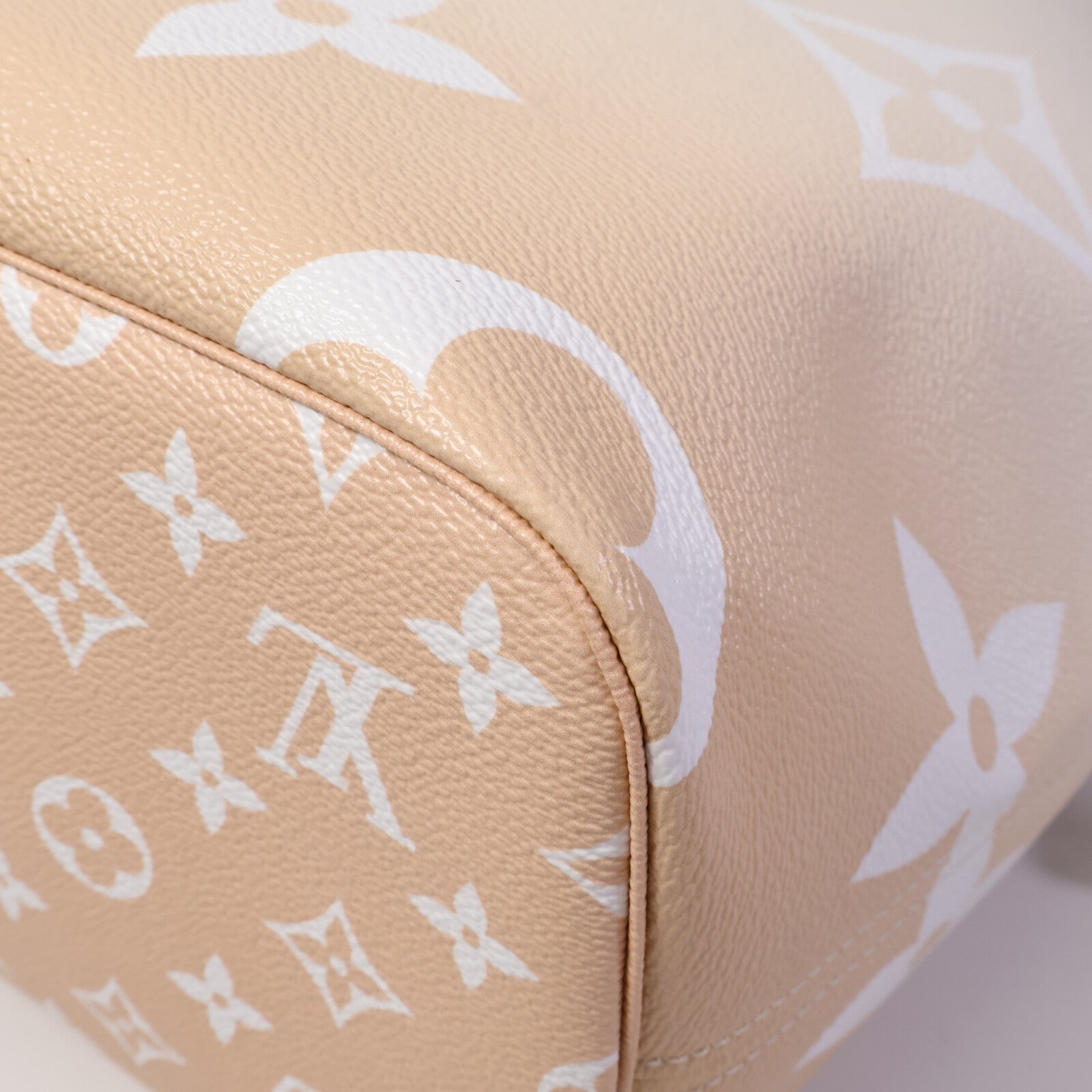 LOUIS VUITTON Monogram Gaint By The Pool Neverfull MM手挽袋