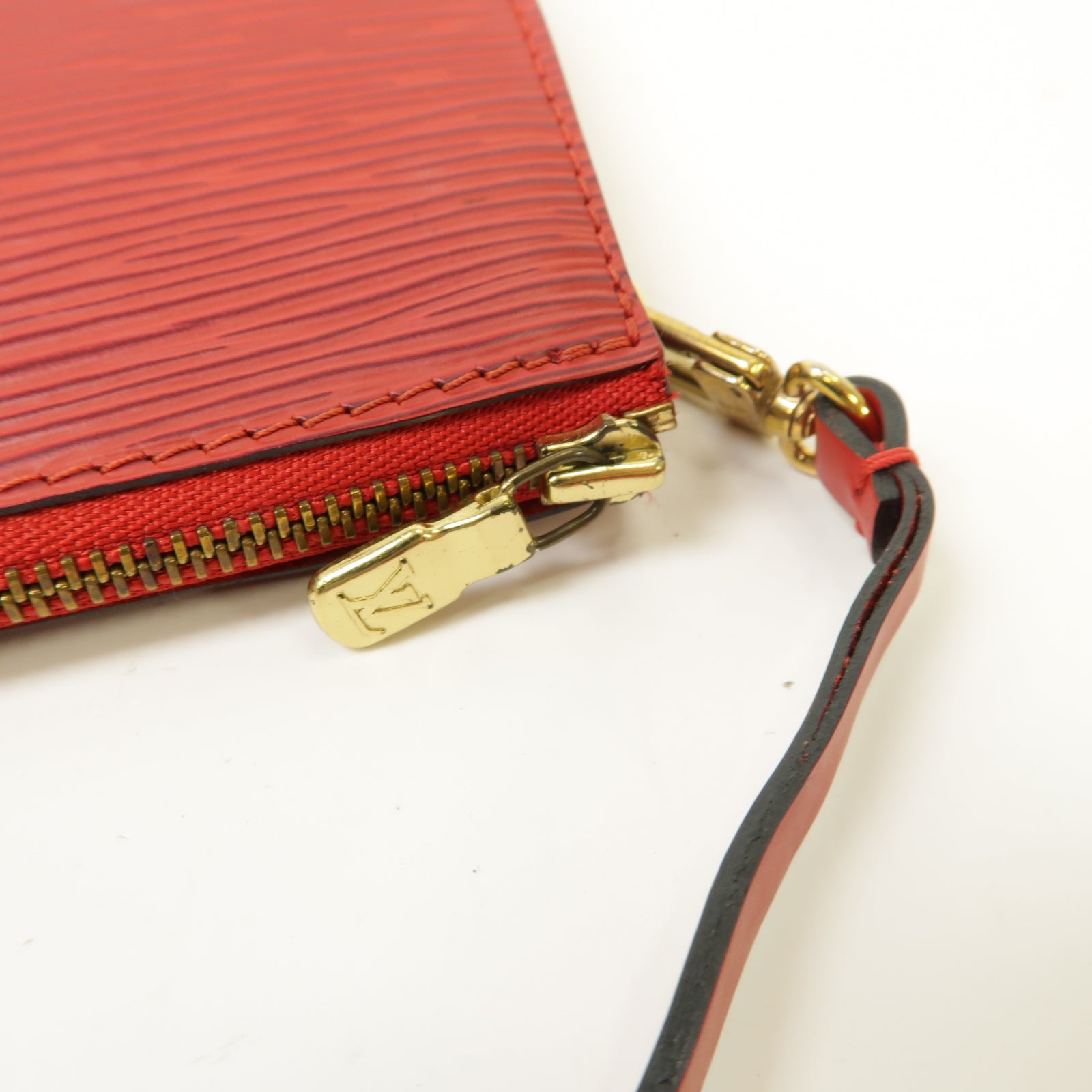LOUIS VUITTON 【激減優惠】Epi Pochette Accessories金扣手挽袋紅色