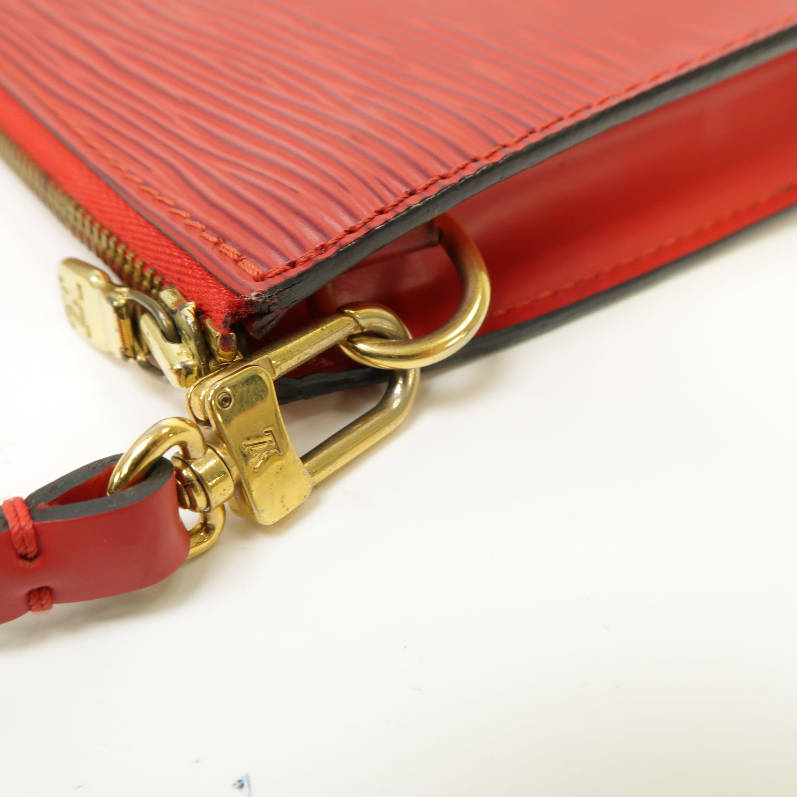 LOUIS VUITTON 【激減優惠】Epi Pochette Accessories金扣手挽袋紅色