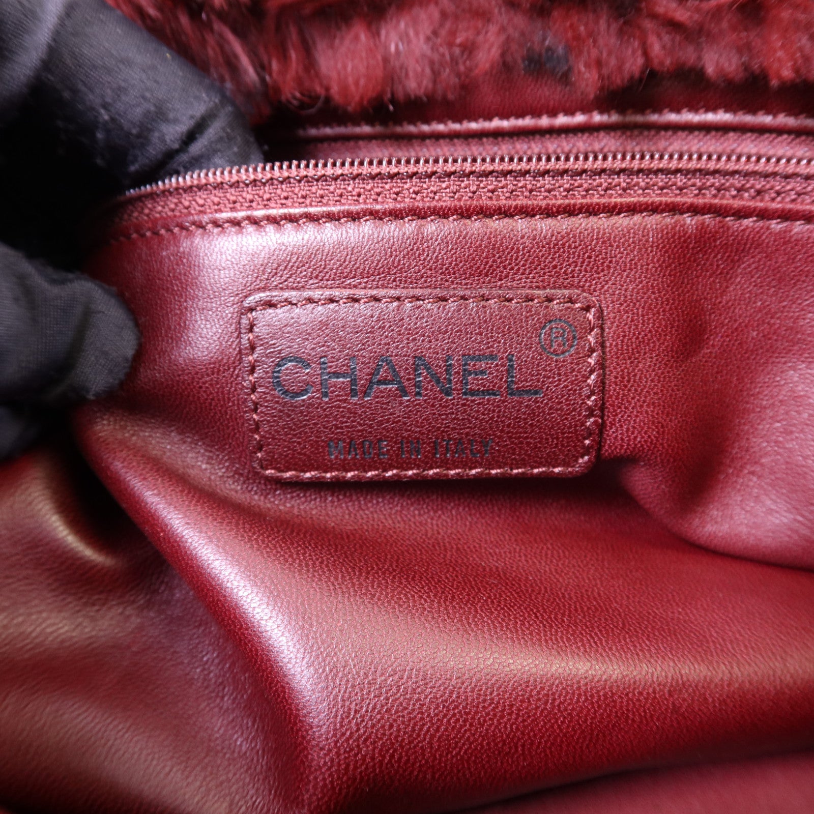 CHANEL 兔毛Shoulder Bag黑扣鏈帶肩背袋