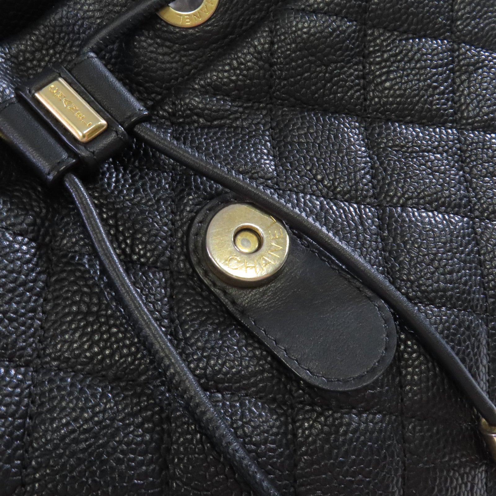 CHANEL 菱格Caviar皮革Backpack金扣背包黑色