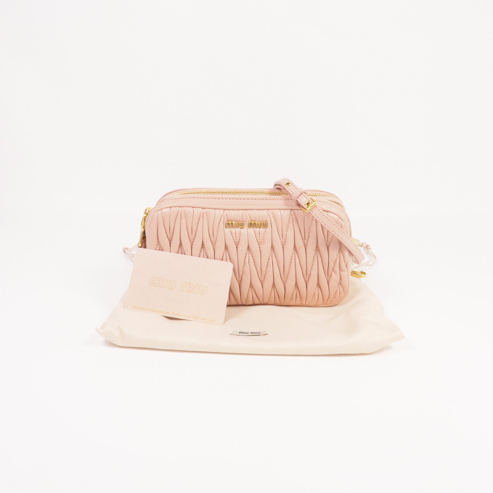 Miu Miu 羊皮皮革Matelasse Pouch金扣肩背袋