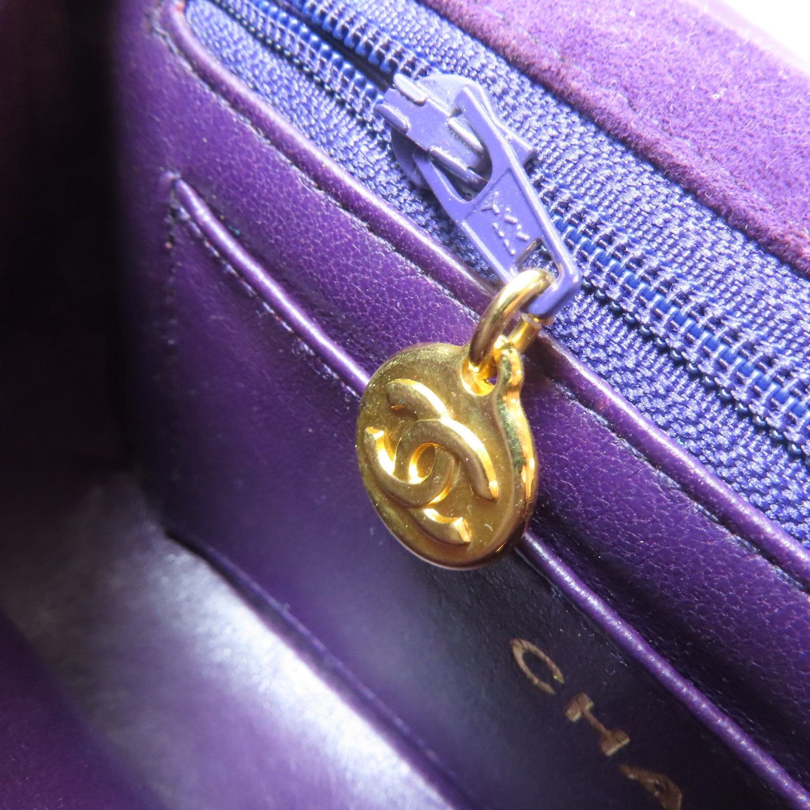 CHANEL 菱格絨布Chain Shoulder Bag金扣鏈帶肩背袋紫色