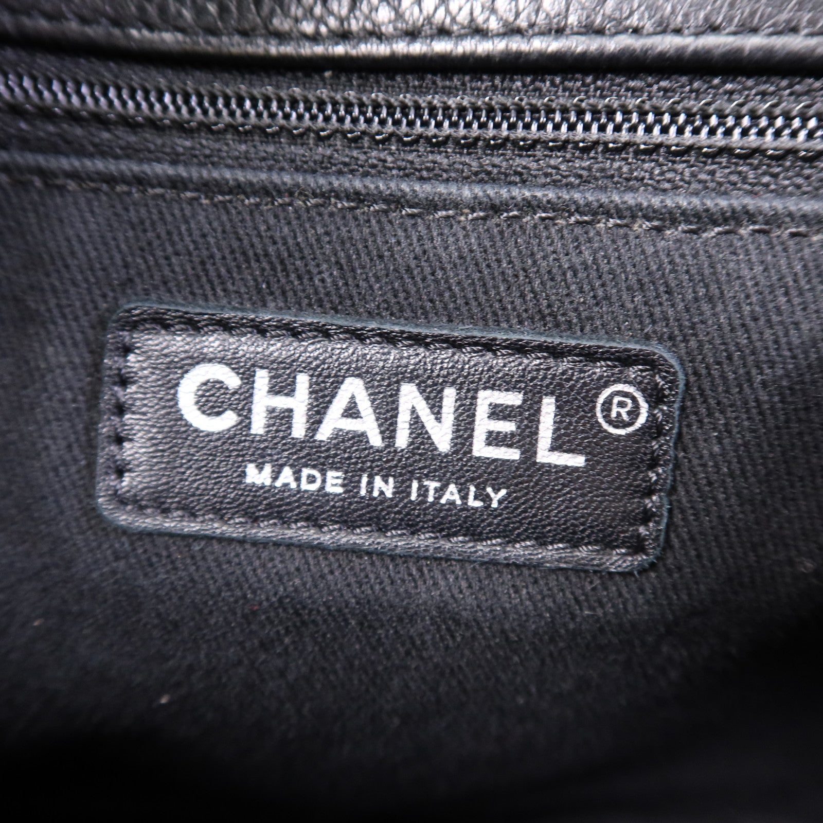 CHANEL 牛皮皮革Shoulder Bag銀扣鏈帶肩背袋