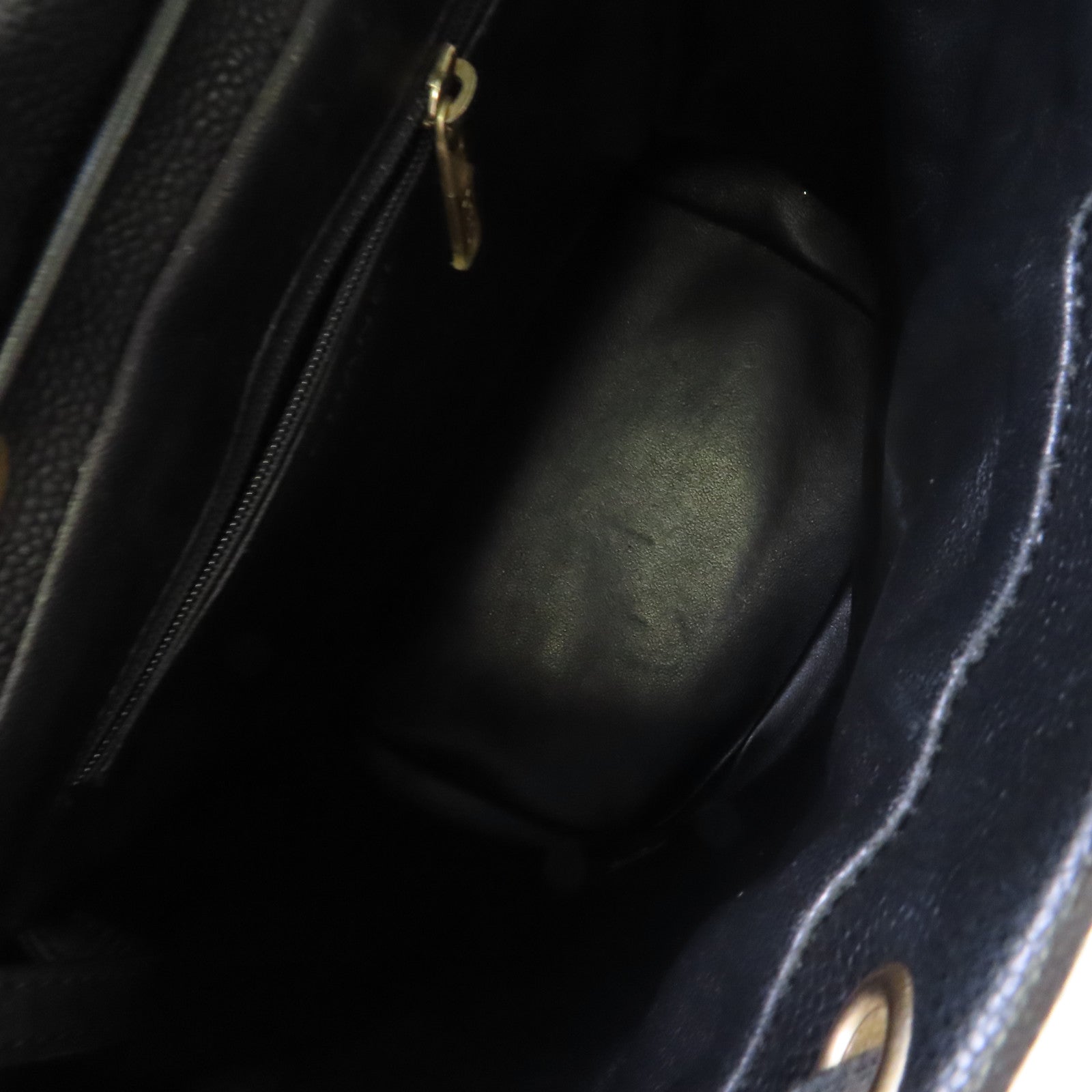 CHANEL 菱格Caviar皮革Backpack金扣背包黑色