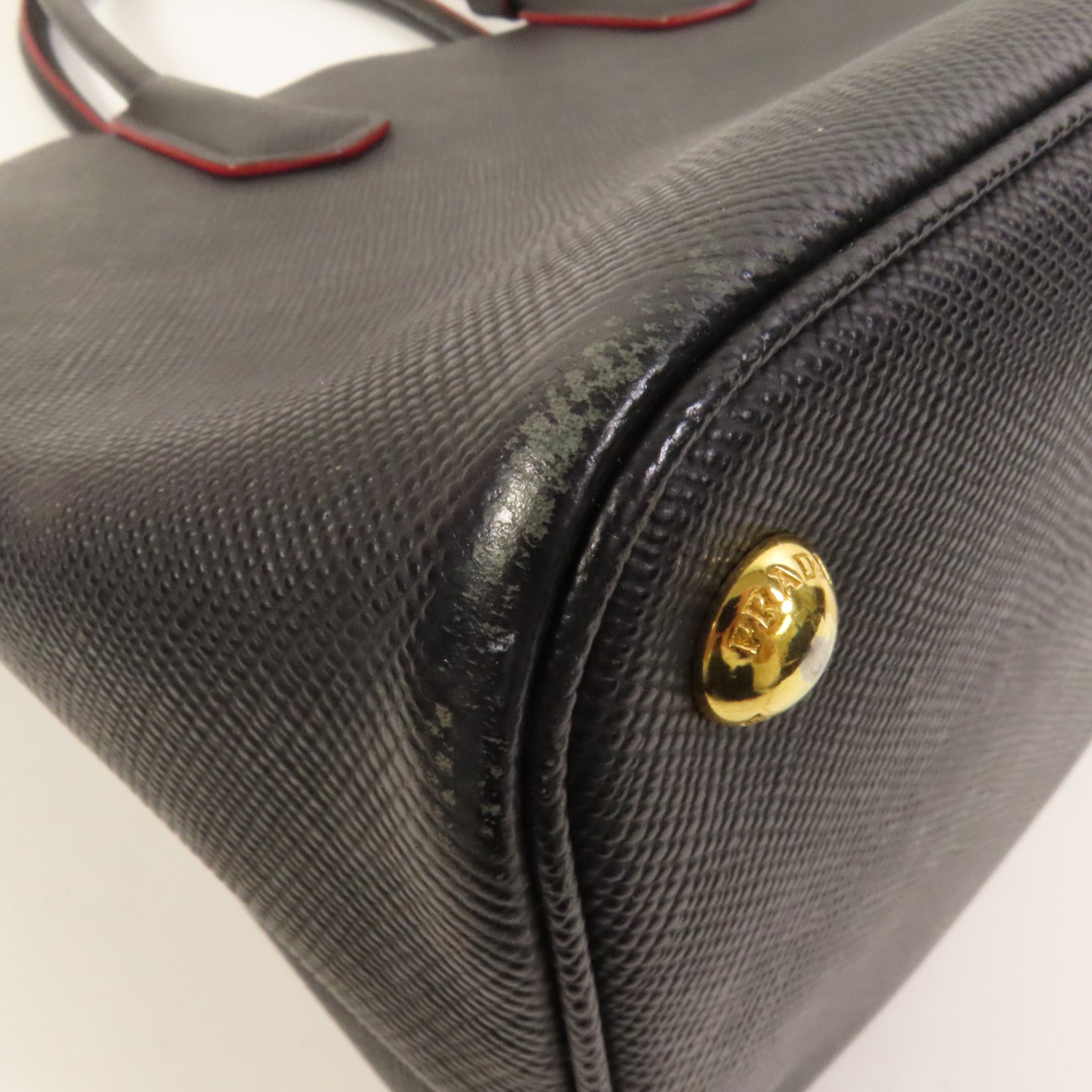 PRADA Saffiano皮革Handbag金扣手挽袋